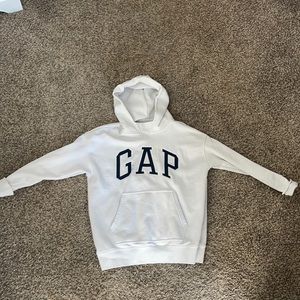 White GAP sweatshirt